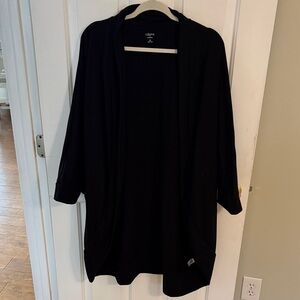 crown & ivy Black Open-Front Knit Shrug